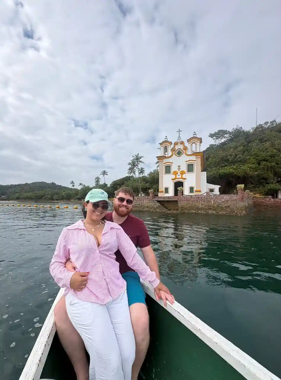 Igreja de Nossa Senhora do Loreto à beira-mar na Ilha dos Frades